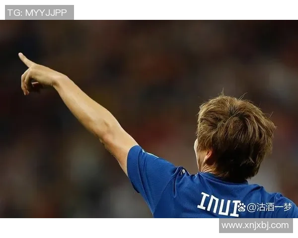 足球场上传奇瞬间 这位球星用一脚震撼全场成就经典绝技